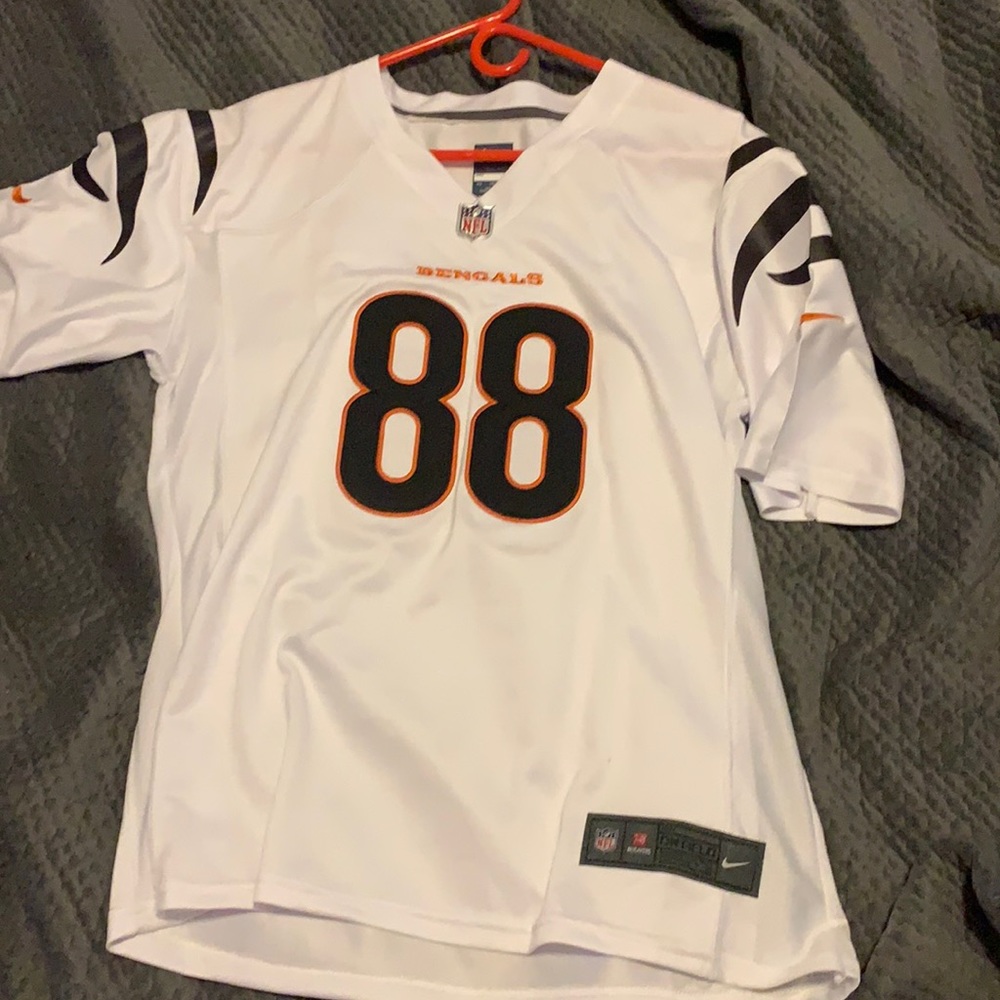 Hayden Hurst white bengals jersey(fits like large)